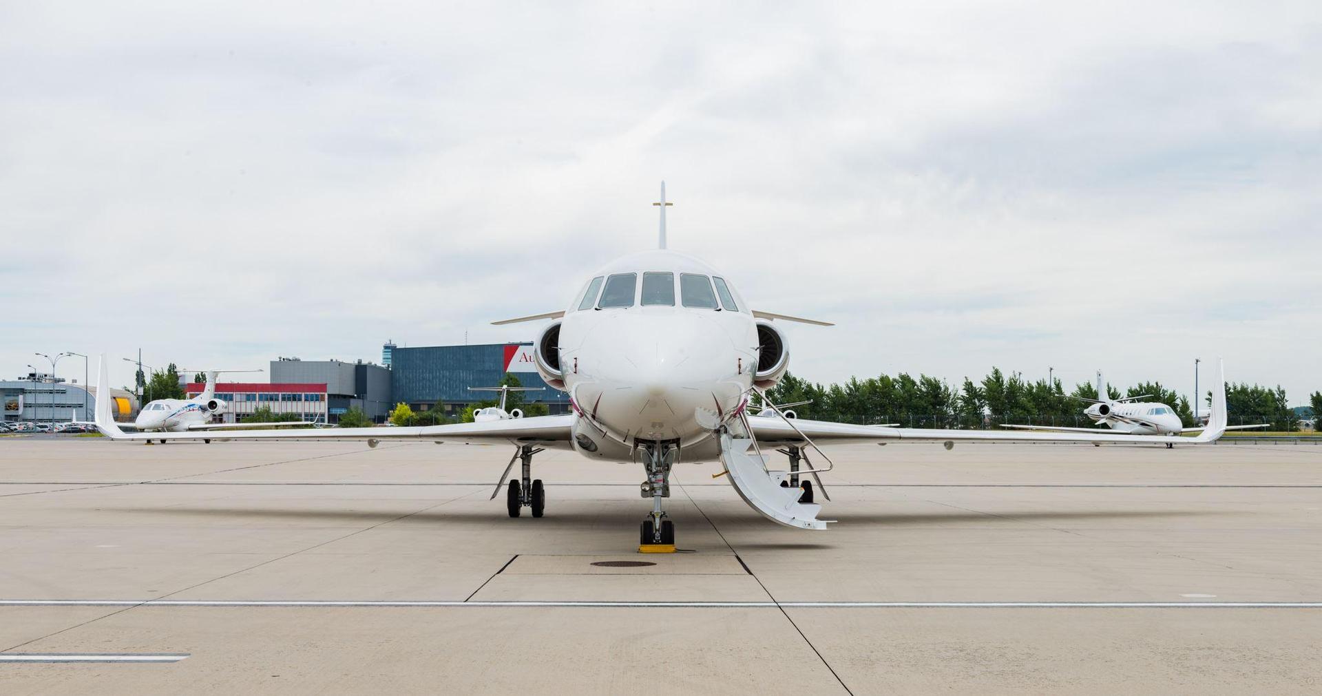 emptyLeg
