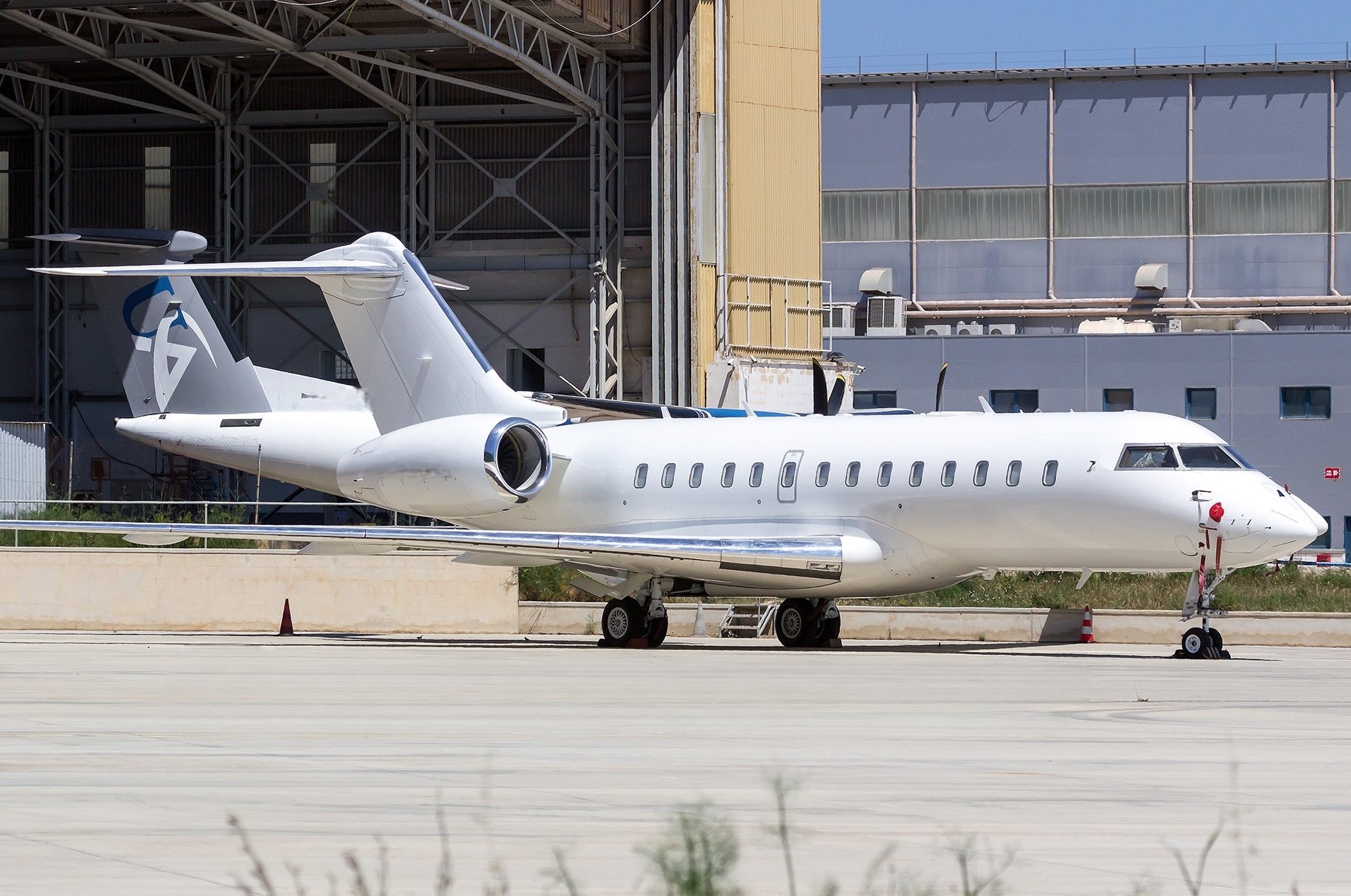 emptyLeg